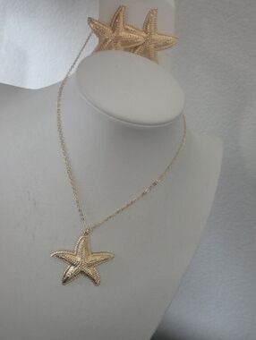 Gold Starfish Necklace And Earring Set NWT